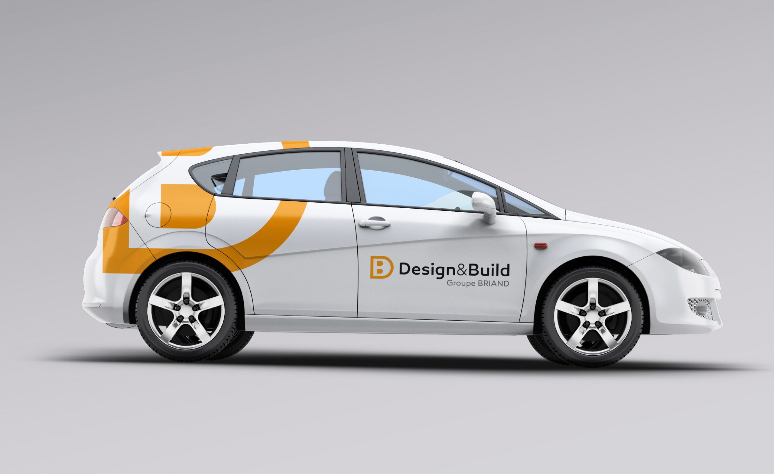 Déclinaisons logo Design & Build sur voiture